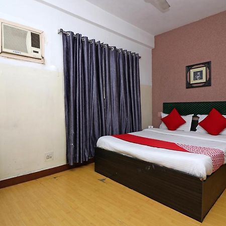 Hôtel Oyo 4219 Ratnakar Residency à Calcutta Extérieur photo