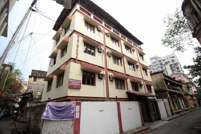 Hôtel Oyo 4219 Ratnakar Residency à Calcutta Extérieur photo