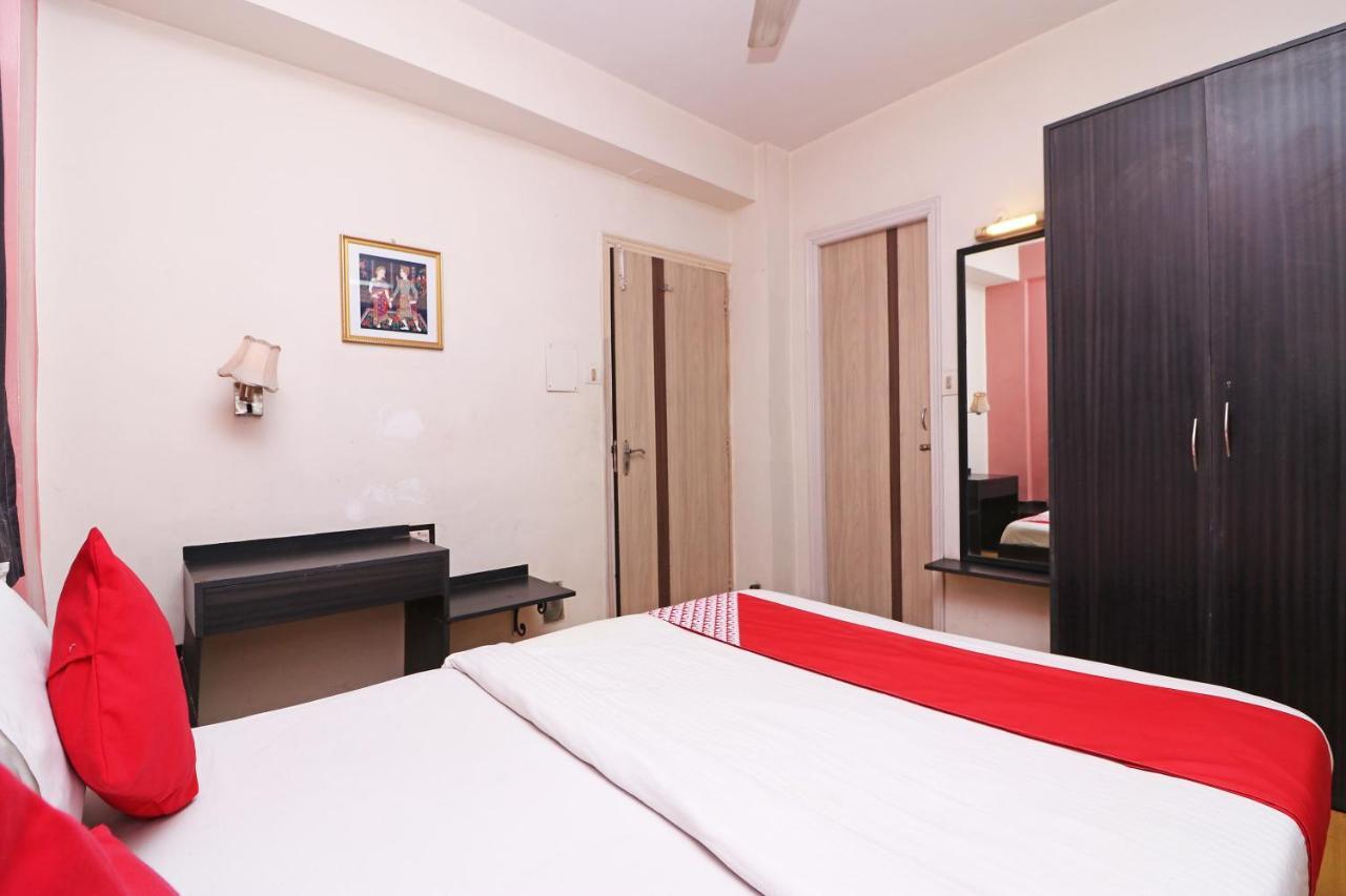 Hôtel Oyo 4219 Ratnakar Residency à Calcutta Extérieur photo