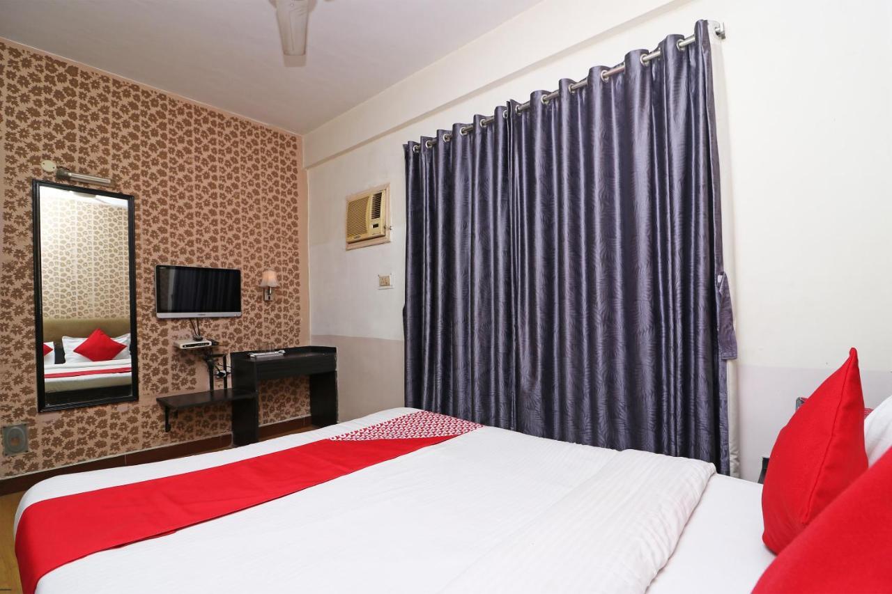 Hôtel Oyo 4219 Ratnakar Residency à Calcutta Extérieur photo